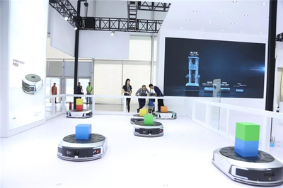 世界機器人大會亮點 | 探秘《北京新聞》亮相的物流機器人，解鎖北京智慧物流新圖景